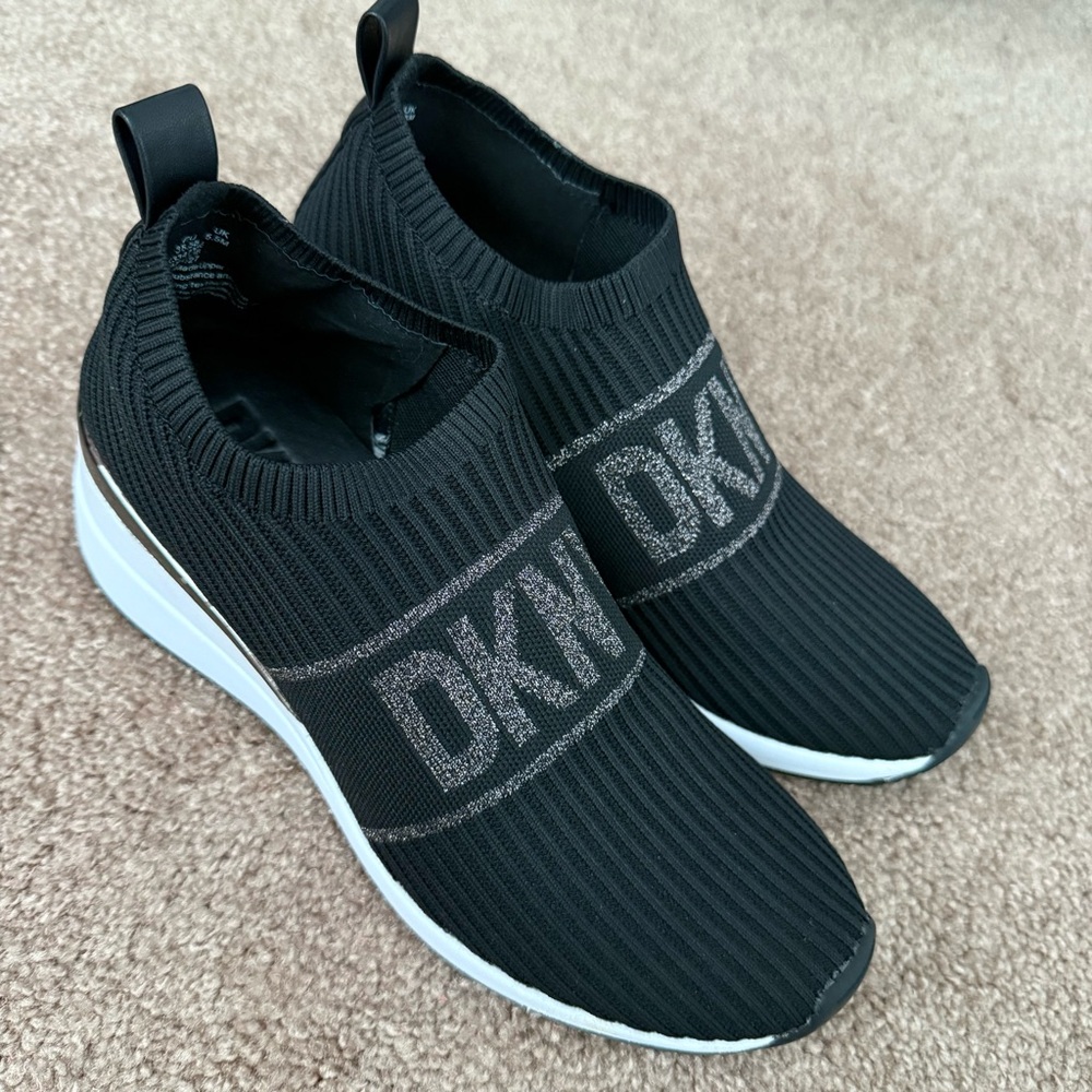 DKNY Black Knit Slip-On Shoes EUC
